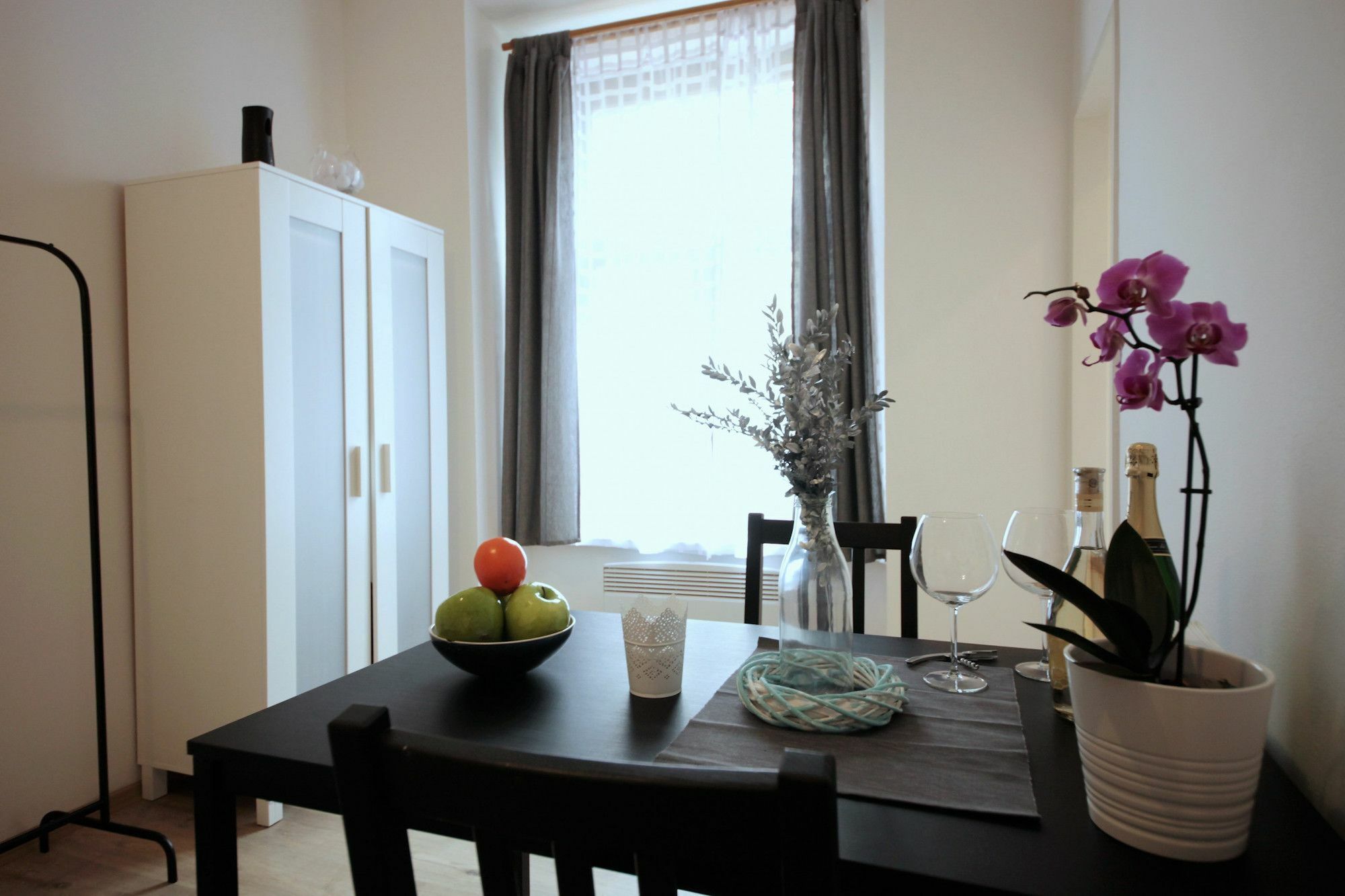 Residence Vita Nejedleho ปราก ภายนอก รูปภาพ